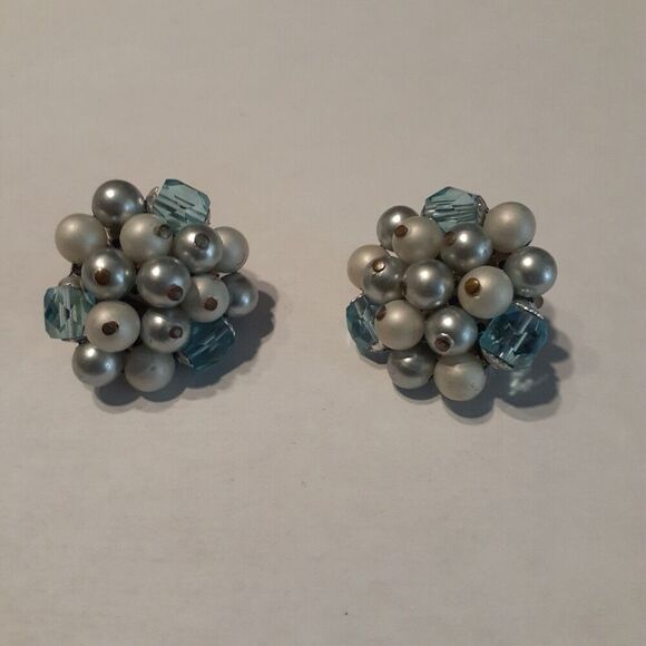 Vintage Stamped Japan Silver White Blue Bead Clip On Earrings Metal Tone - Picture 3 of 5